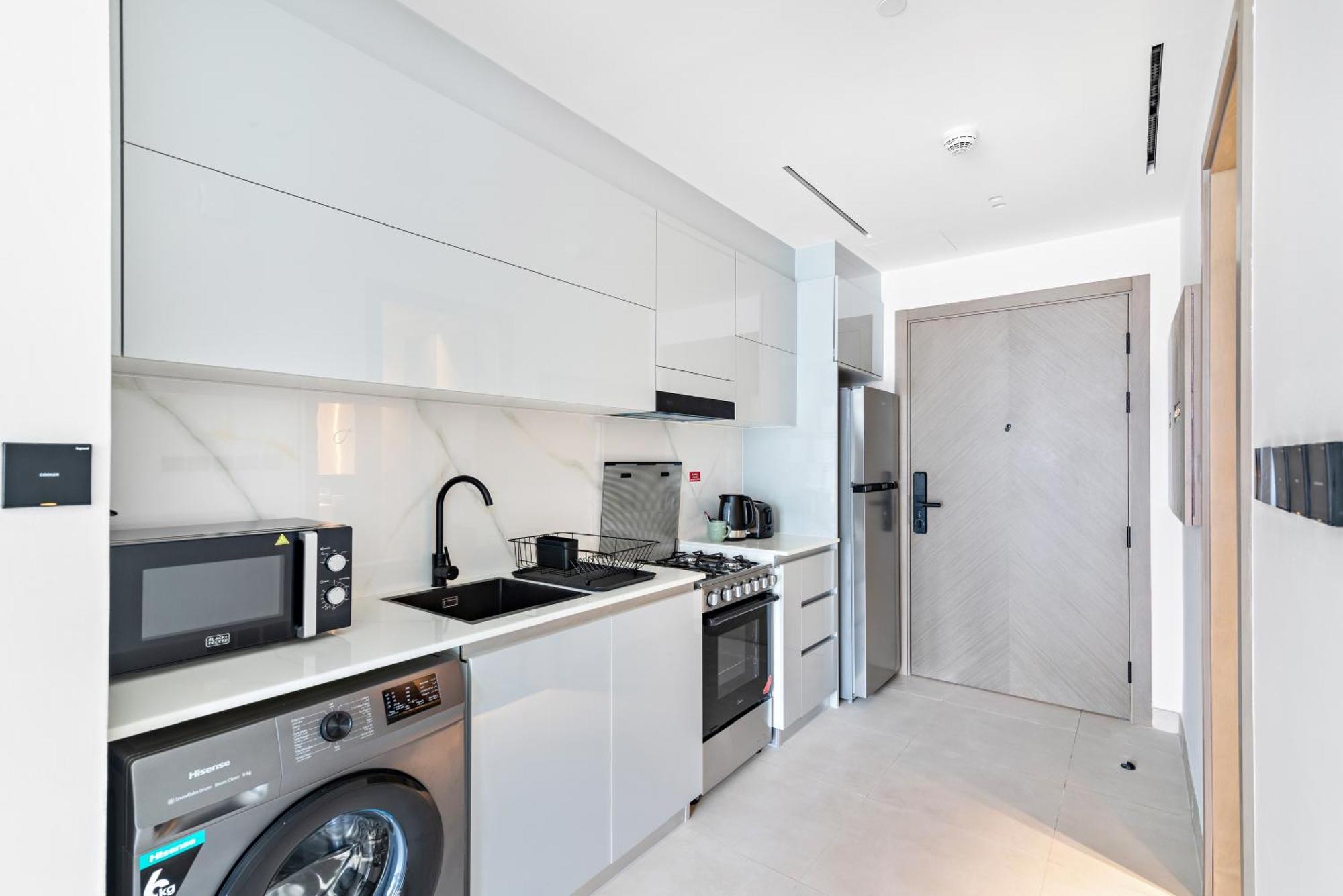 Furnished Apartment Binghatti Canal - Burj Khalifa View, Dubai Exterior photo