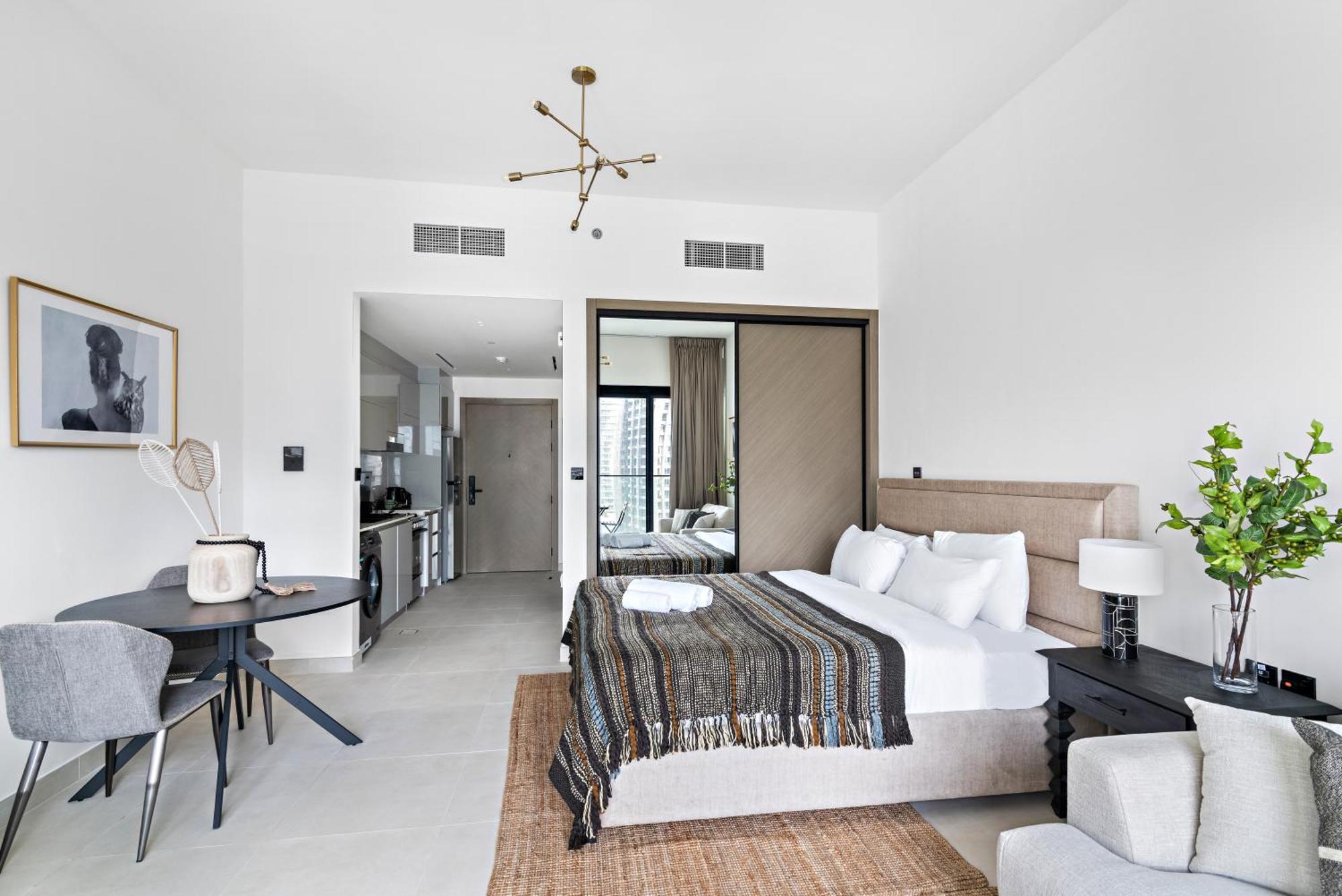 Furnished Apartment Binghatti Canal - Burj Khalifa View, Dubai Exterior photo