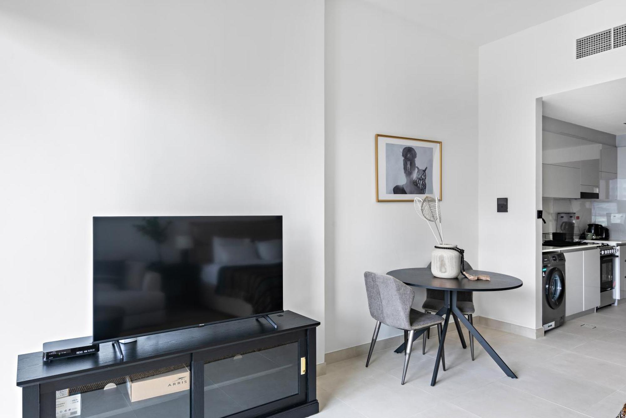 Furnished Apartment Binghatti Canal - Burj Khalifa View, Dubai Exterior photo