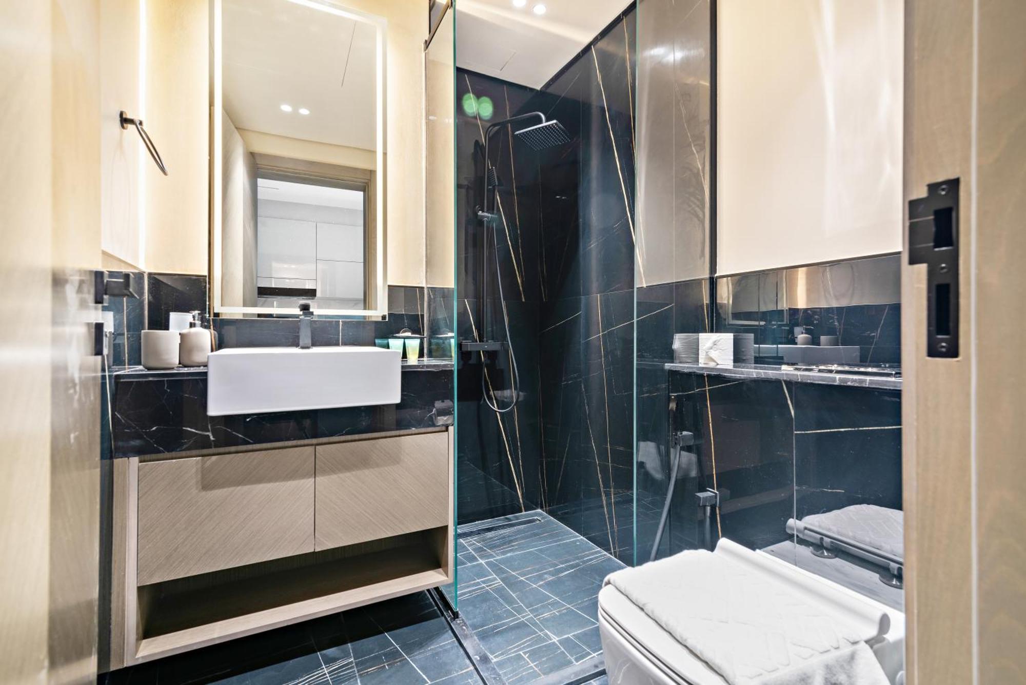 Furnished Apartment Binghatti Canal - Burj Khalifa View, Dubai Exterior photo